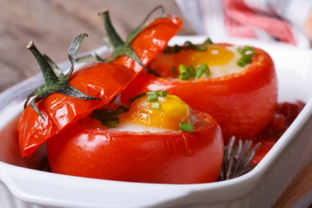 Kiaušinienė pomidoruose