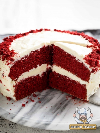 Red velvet tortas su švelniu kremu