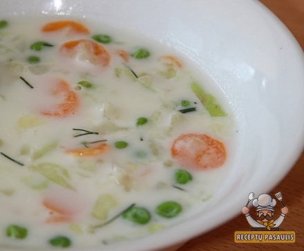 Šviežių daržovių pieniška sriuba