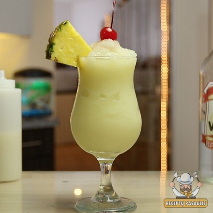 Chi chi - naminis kokteilis su degtine ir anansų sultimis