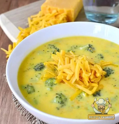 Keto soup - kreminė brokolių ir sūrio sriuba
