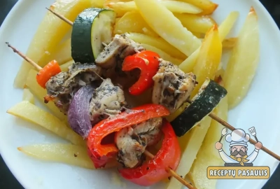 Graikiški vištienos ir daržovių vėrinukai