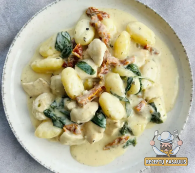 Bulviniai virtinukai gnocchi su vištienos ir grietinėlės padažu