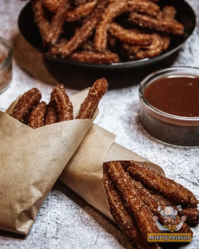 Spurgos "Churros" su šokoladiniu padažu