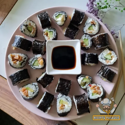 Sushi su lašiša, avokadu ir agurku