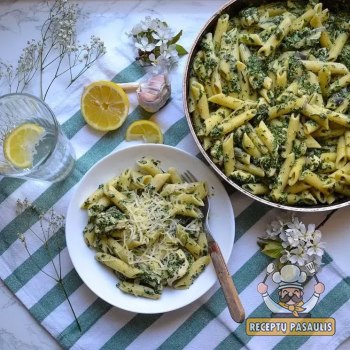 Penne makaronai su vištiena ir špinatais