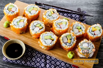 California maki sushi (suši) su krabų lazdelėmis, agurkais ir avokadais