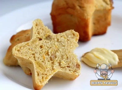 Apelsininės bandelės su razinomis