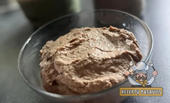 Skanus kiaulienos paštetas su grietinėle