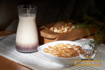 Kūčiukai su aguonų pienu - aguonpieniu