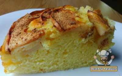 Paprastas obuolių pyragas su kefyru