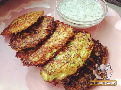 Cukinijų blynai su varške ir rūkyta lašiša