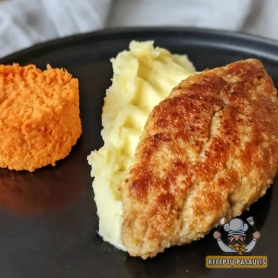 Tradicinis traškus faršo šnicelis su juoda duona