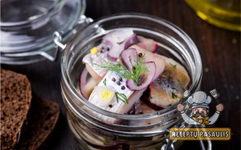 Marinuota silkė su actu ir cukrumi