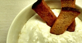 Kepta duona su sūriu ir majonezu orkaitėje