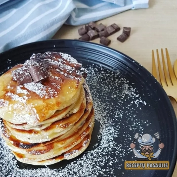 Kefyro blynai su šokolado gabaliukais