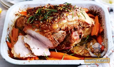 Orkaitėje kepta kiaulienos sprandinė su daržovemis