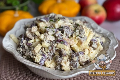 Pupelių mišrainė su kepta duona ir fermentiniu sūriu Kalėdoms