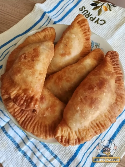 Tikri čeburekai su mėsa