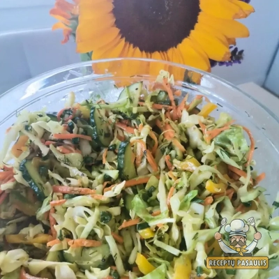 Klasikinis medaus padažas salotoms