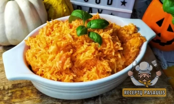 Morkų salotos su česnaku ir kiaušiniais, be majonezo (su grietine)