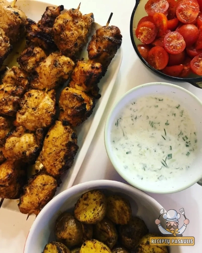 Vištienos iešmeliai gruzdintuvėje su sojos padažu ir Dižono garstyčiomis