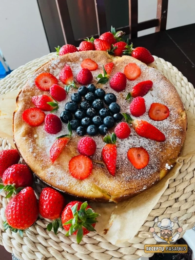 Varškės ir ryžių apkepas su braškėmis