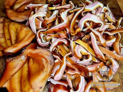 Karštai rūkytos kiaulės ausys