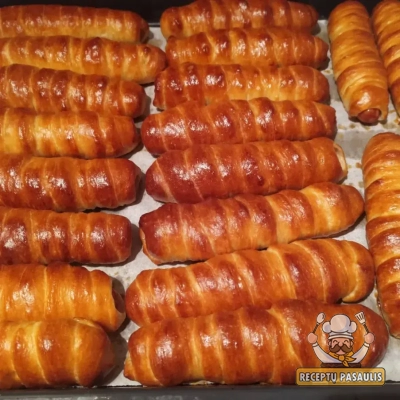 Bandelės su dešrele be mielių