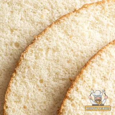 Beatos biskvitas su karštu pienu