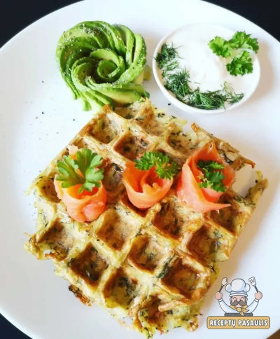 Hashbrowns - vaflinėje kepti kitokie bulviniai blynai ir svogūnais