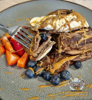 Proteino - baltyminiai blyneliai su bananais be miltų