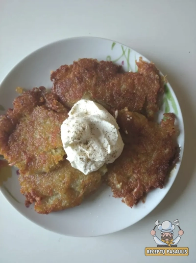 Tarkuotų bulvių bulviniai blynai su mėsos faršo įdaru