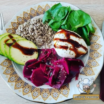 Senoviškai rauginti žali burokėliai