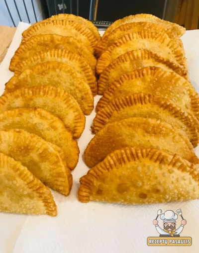 Naminiai skanūs Beatos mini čeburekai su mėsa