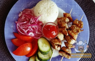 Vištienos vėrinukai su kariu ir imbierais