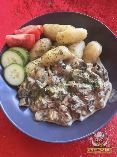 Grybai su bulvėmis ir grietine