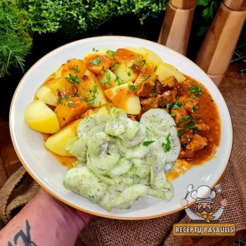 Labai skanus kiaulienos mentės guliašas