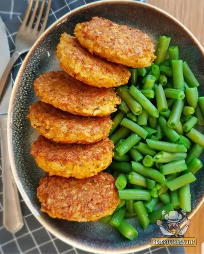 Kalakutienos kotletai su obuoliais