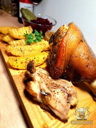 Traški ir sultinga kiaulienos karka karšto oro gruzdintuvėje