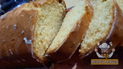 Kondensuoto pieno keksas su sviestu ir kepimo milteliais