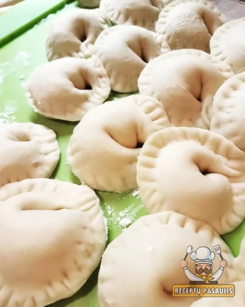 Plikyta koldūnų tešla su kefyru