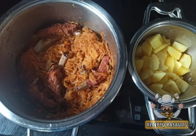 Troškinti rauginti kopūstai su rūkytais šonkauliukais