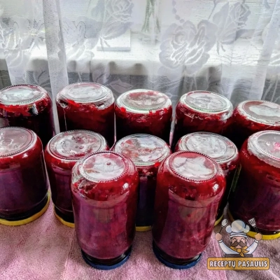 Marinuoti burokėliai su obuolių actu žiemai