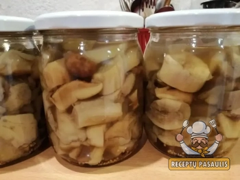 Marinuoti grybai žiemai su acto marinatu