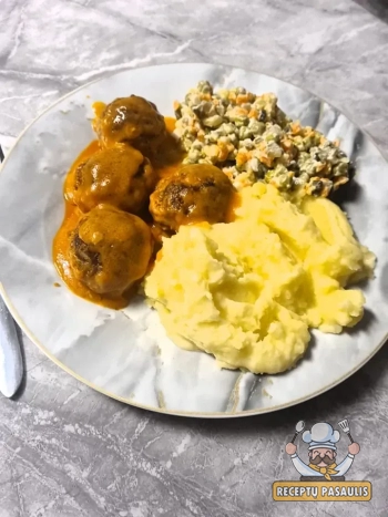 Mėsos faršo tefteliai pomidorų padažo, grietinės ir majonezo padaže