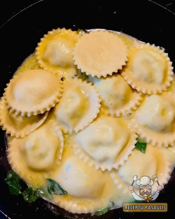 Virtinukai (ravioliai) su moliūgu ir rikota