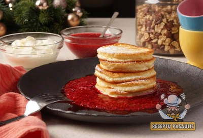 Rikotos blyneliai su pienu ir kepimo milteliais