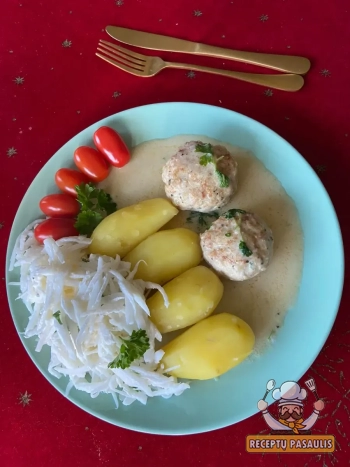 Paprastos baltųjų ridikų salotos su grietine