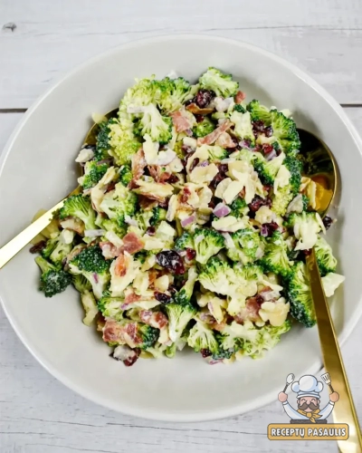 Skaniausios brokolių, obuolių ir razinų salotos su saulėgrąžomis (be majonezo)